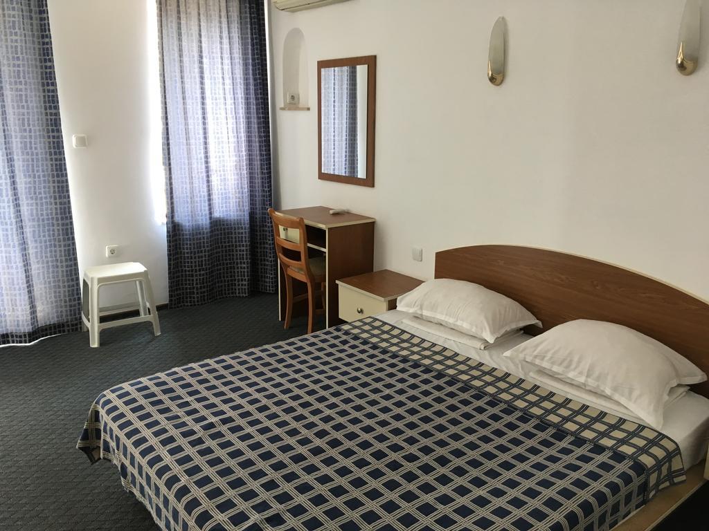 Hotel Corona Sveti Vlas Exterior photo