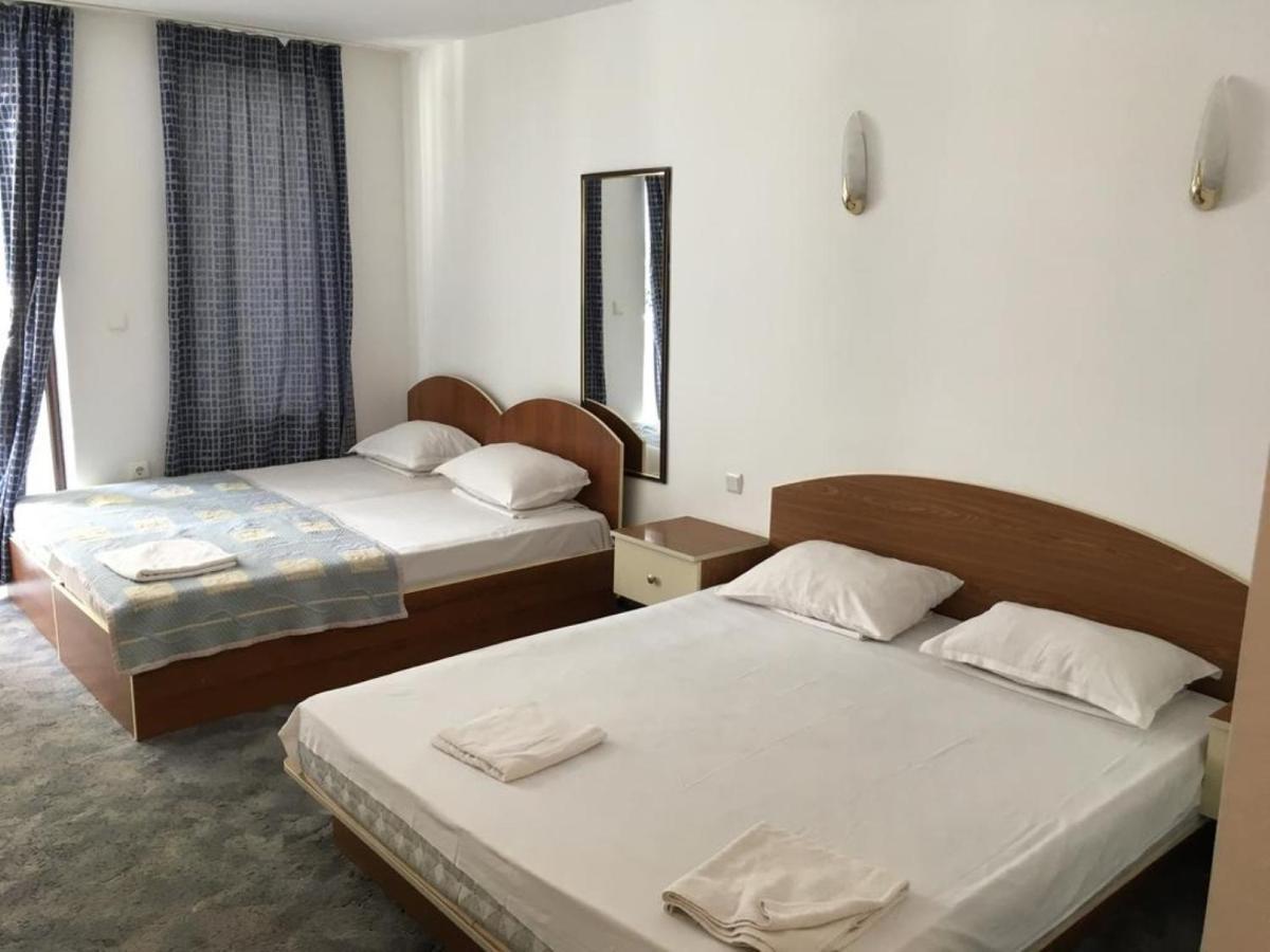 Hotel Corona Sveti Vlas Exterior photo
